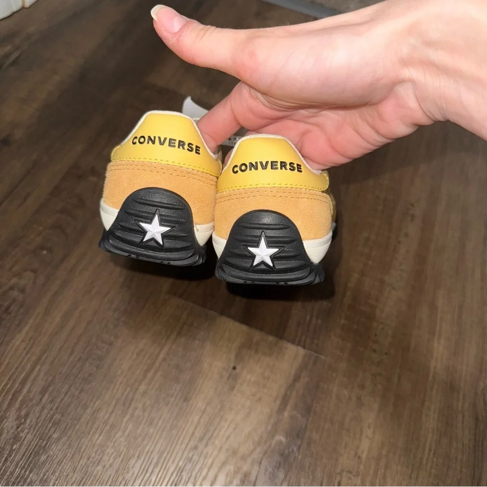 NWT Converse All Star yellow/beige sneaker